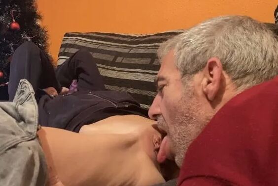 FINGER AND TONGUE IN MY PUSSY by WILDSPAINCOUPLE