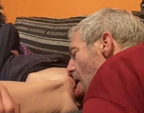 FINGER AND TONGUE IN MY PUSSY by WILDSPAINCOUPLE