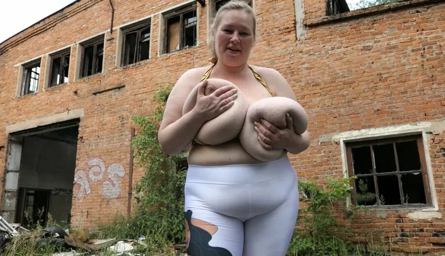 Big boobs slave (cosplay)