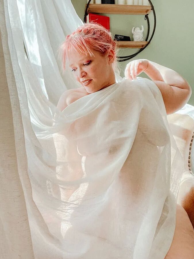 Silhouette in the curtain BBW Naked curves sensual chubby