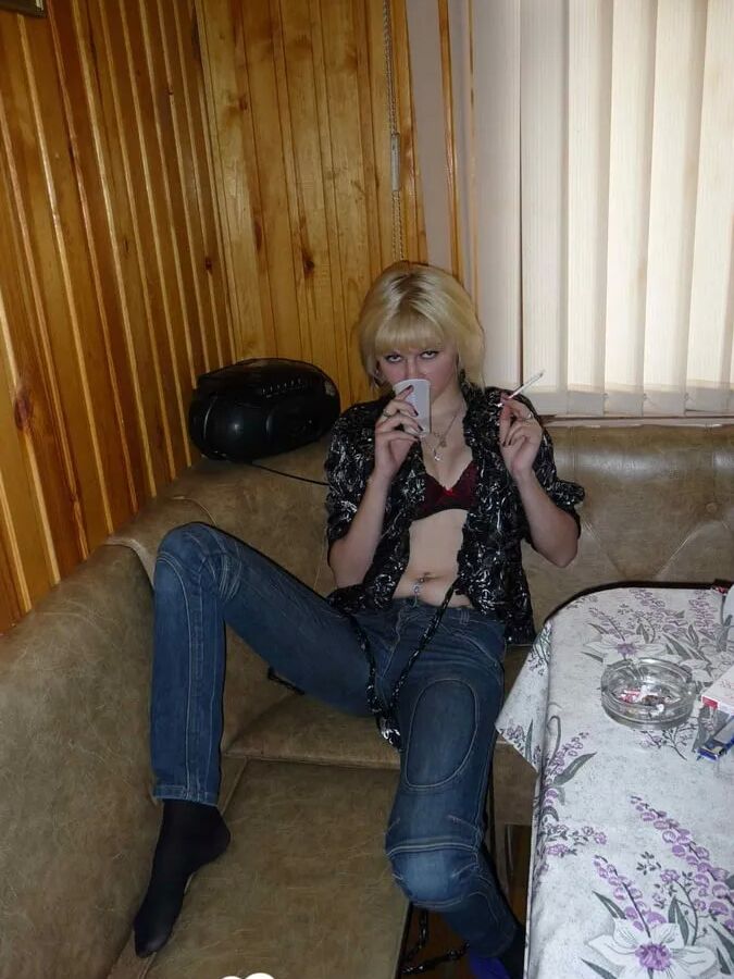 Kinky blonde really wants to get fucked