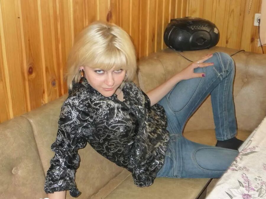Kinky blonde really wants to get fucked