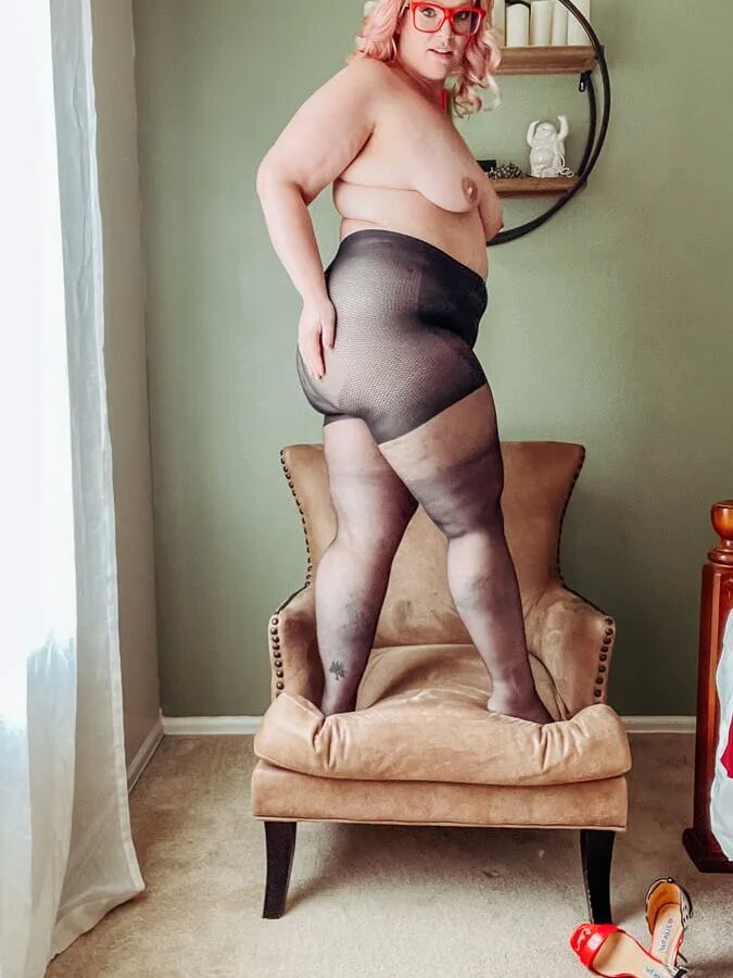 BBW Slides on Pantyhose over her fat thighs and thick belly