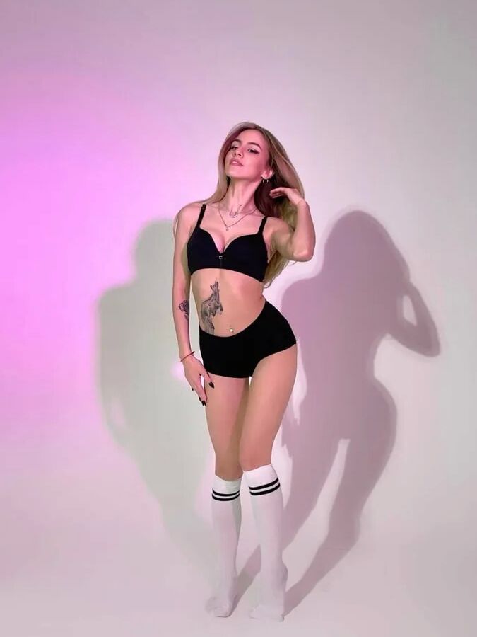 Gianna Meow Free Photos