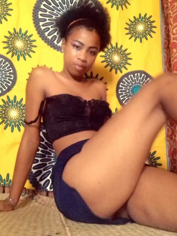 HOT BLACK ARY WANTS TO DATE YOU