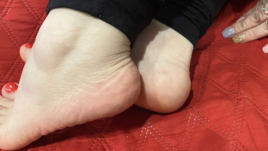 Wifey feet pics