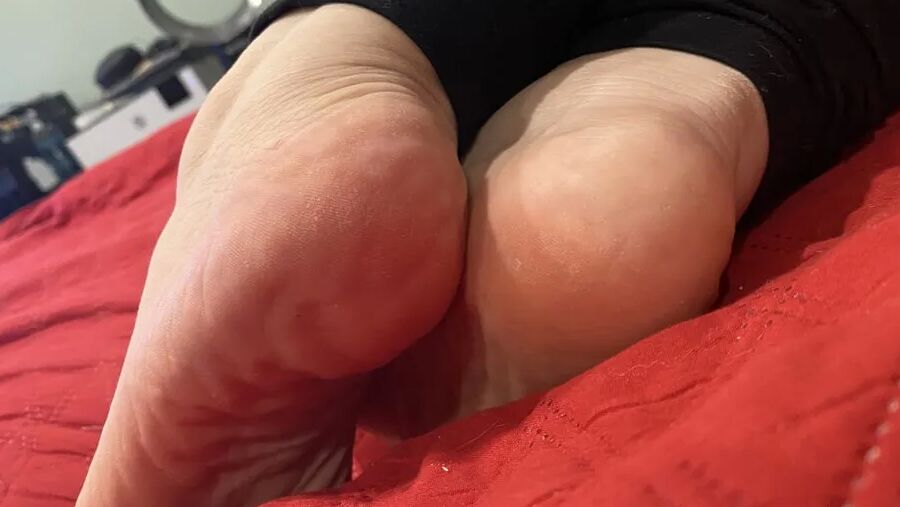 Wifey feet pics