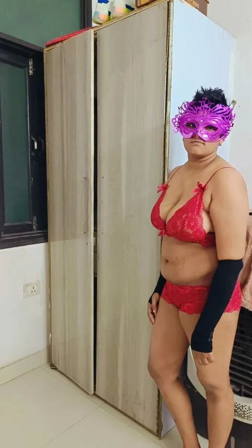 Nancy hot and sexy pics galary with documents