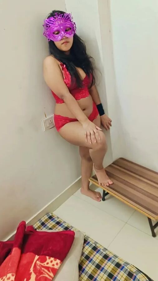 Riya hot and sexy pics galary with documents