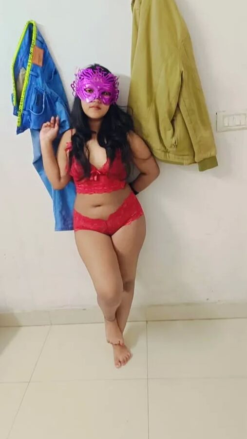 Riya hot and sexy pics galary with documents