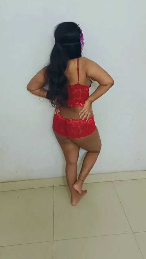 Riya hot and sexy pics galary with documents