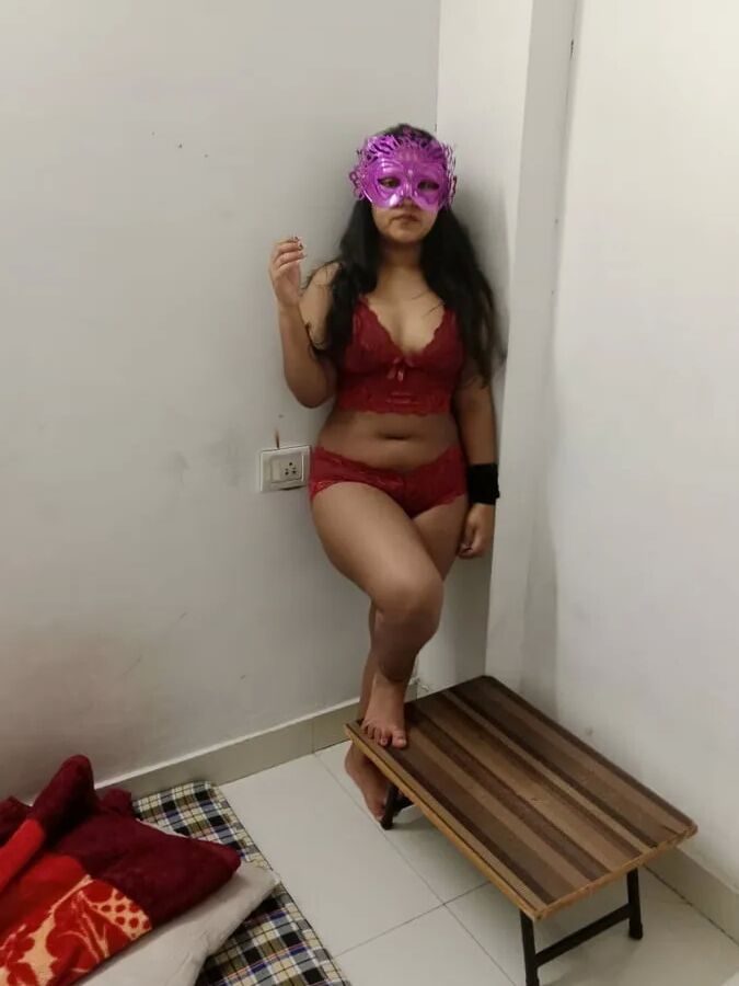 Riya hot and sexy pics galary with documents