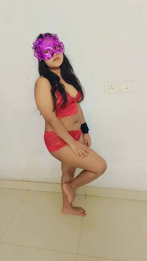 Riya hot and sexy pics galary with documents