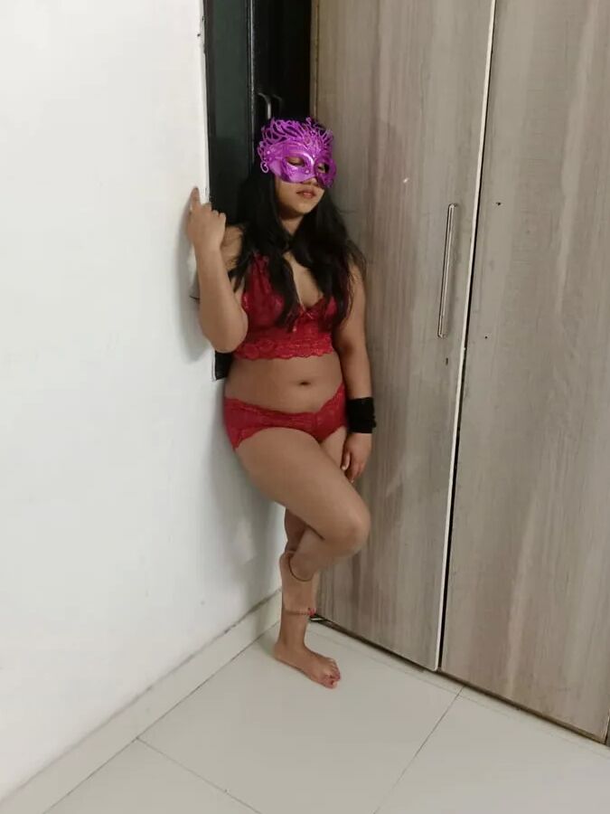 Riya hot and sexy pics galary