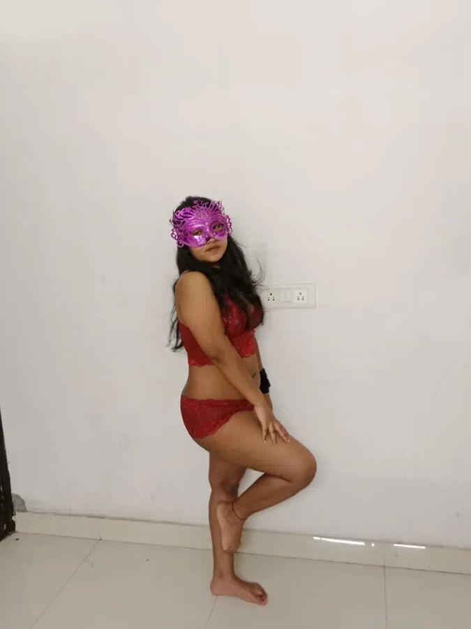Riya hot and sexy pics galary