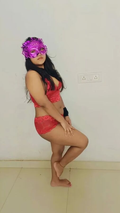Riya hot and sexy pics galary