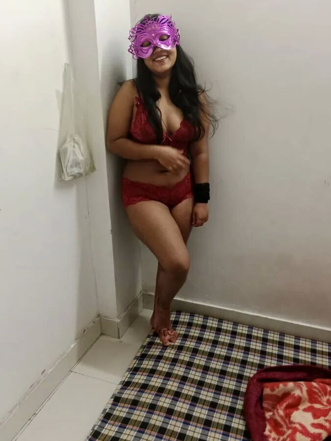 Riya hot and sexy pics galary