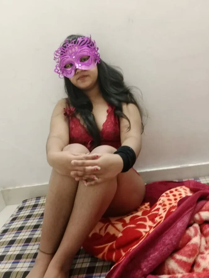 Riya hot and sexy pics galary