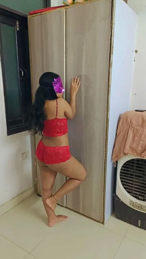 Riya hot and sexy pics galary