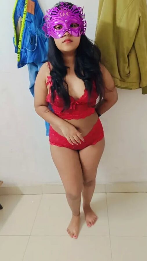 Riya hot and sexy pics galary