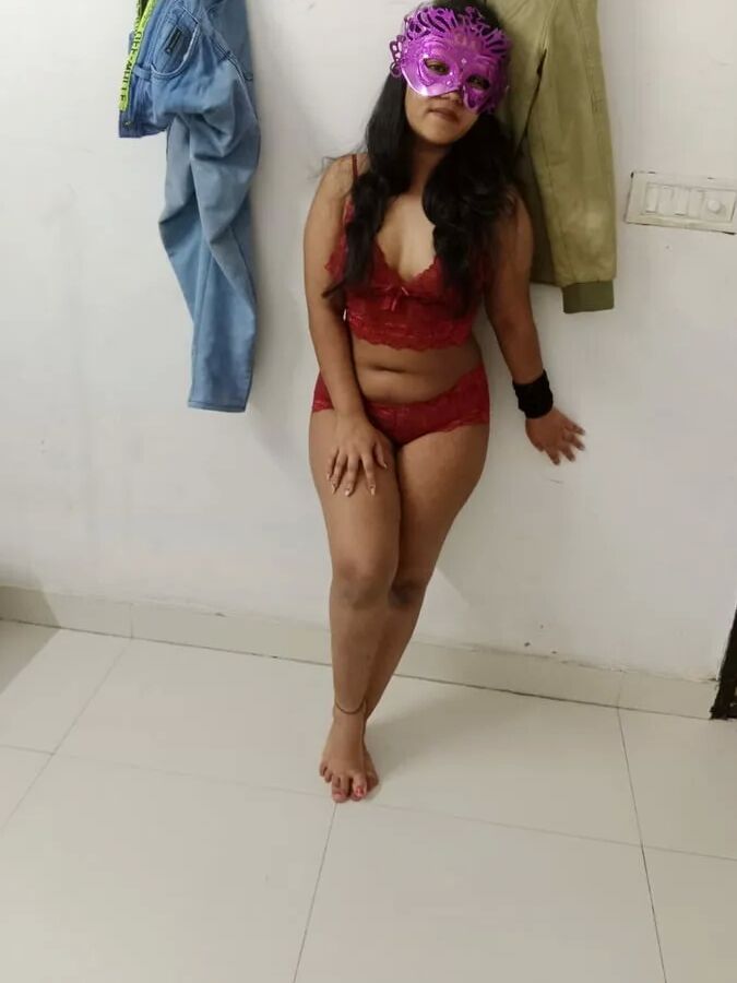 Riya hot and sexy pics galary