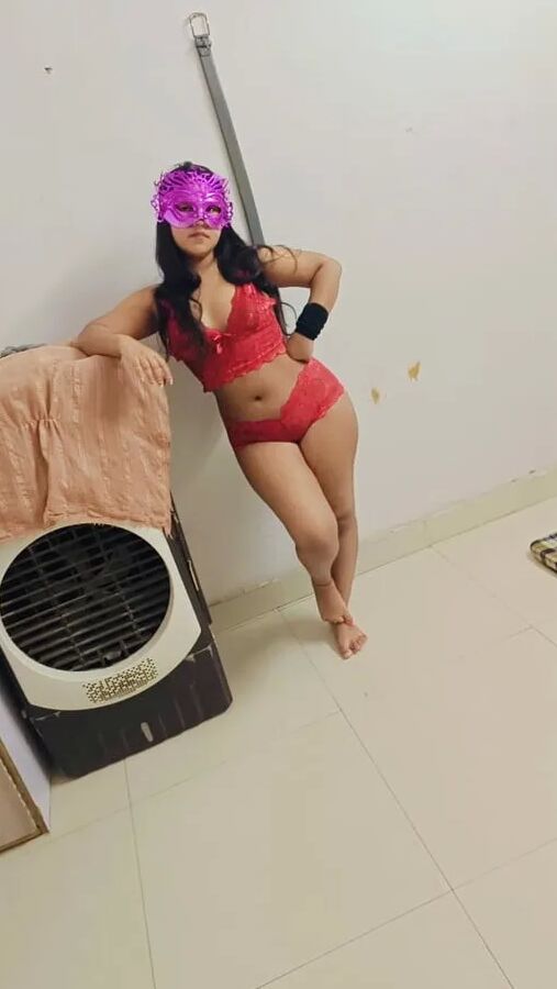 Riya hot and sexy pics galary