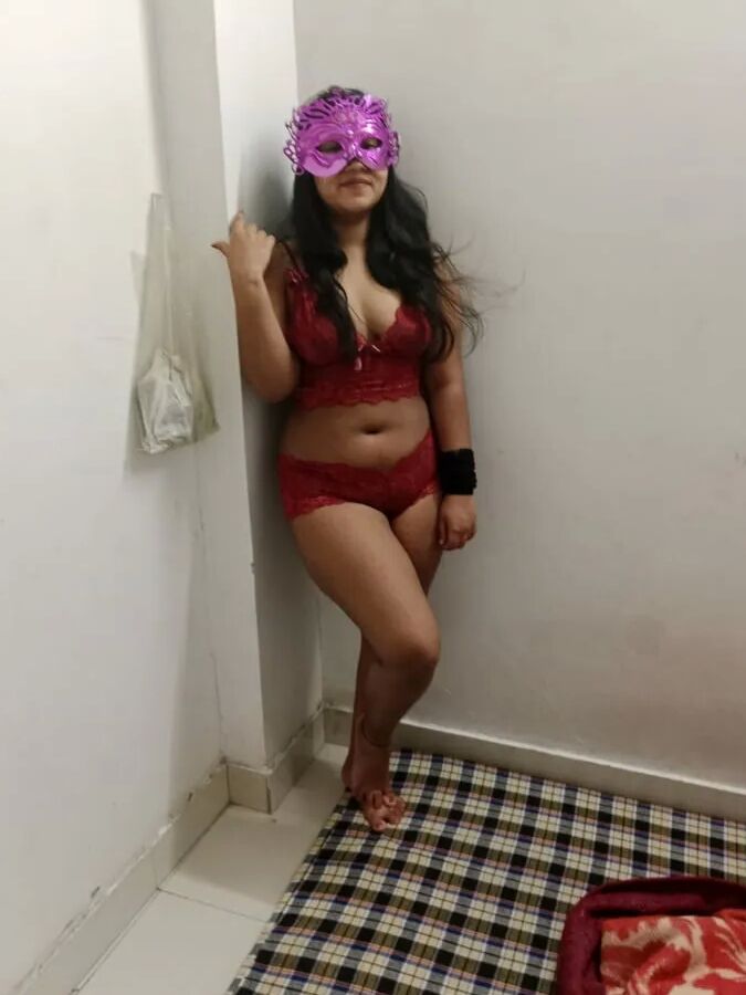 Riya hot and sexy pics galary