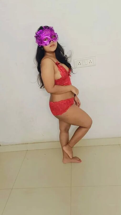 Riya hot and sexy pics galary
