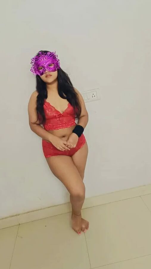 Riya hot and sexy pics galary