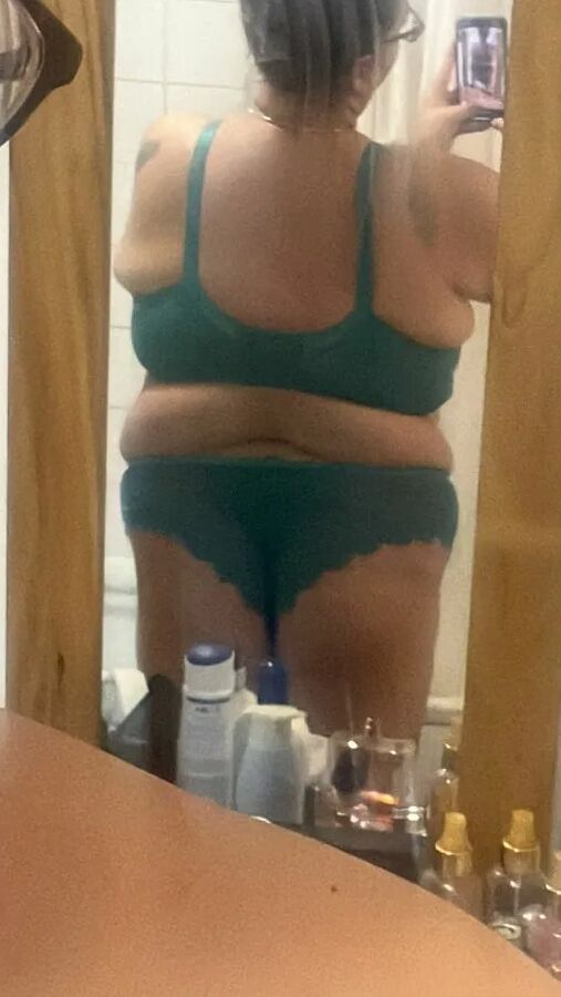 I'm sexy green underwear