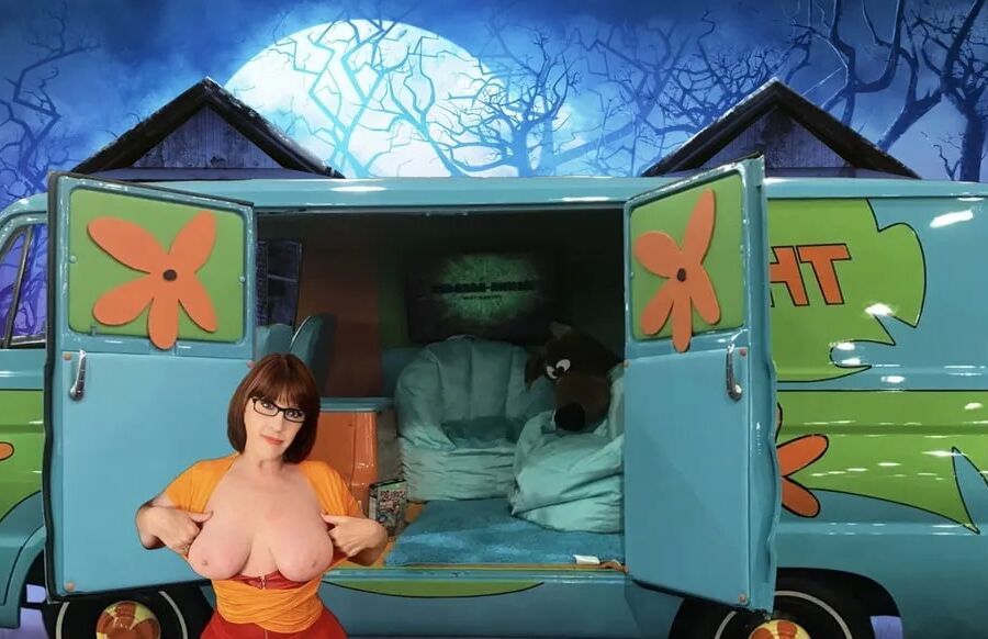 I'm Velma Dinkly!