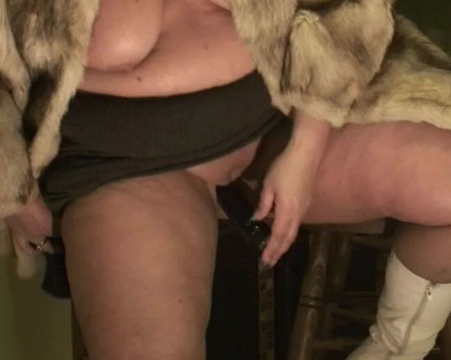 Public - I masturbate in fur coat