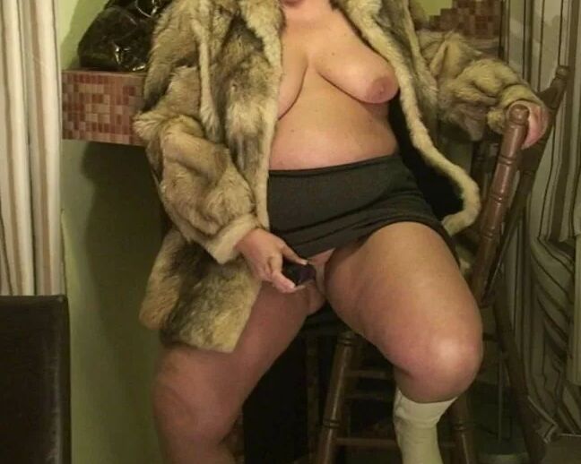 Public - I masturbate in fur coat