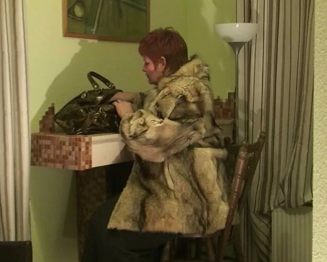 Public - I masturbate in fur coat