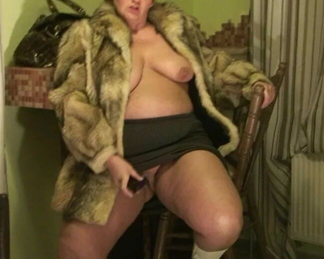 Public - I masturbate in fur coat