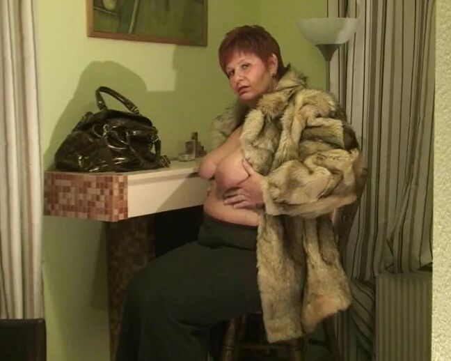 Public - I masturbate in fur coat