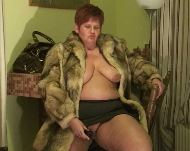 Public - I masturbate in fur coat