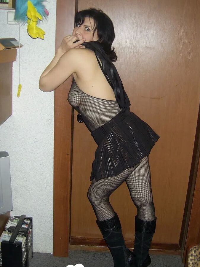 Brunette in pantyhose wants to have some fun
