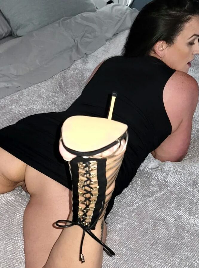Sexy Hotwife