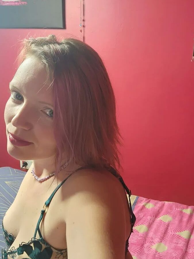 my pretty green lingerie offered by my lover