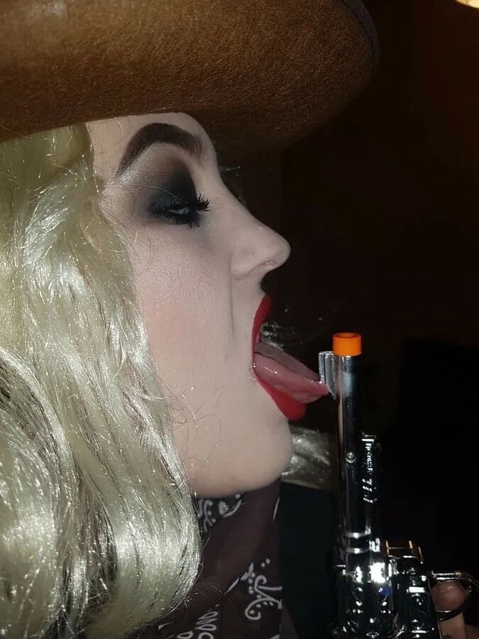 Chubby MILF Amy Leaf- Blonde cowgirl