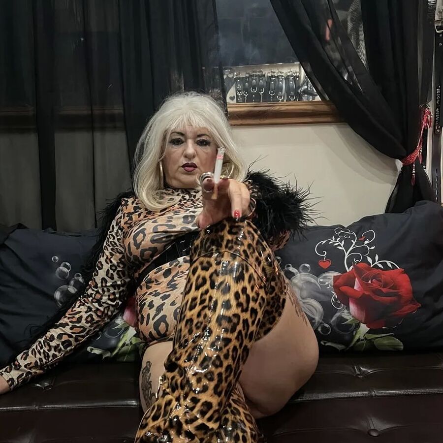 SEXY MOM 4
