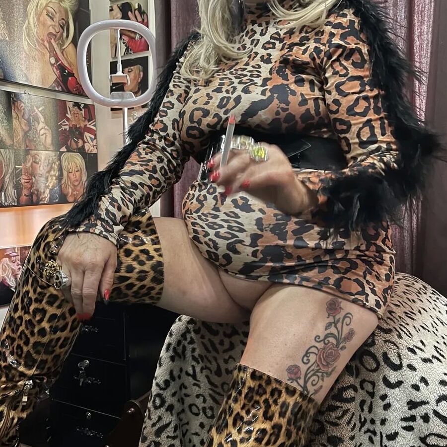 SEXY MOM 4