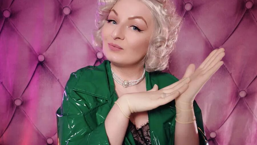 Medical Gloves Fetish (Arya Grander)