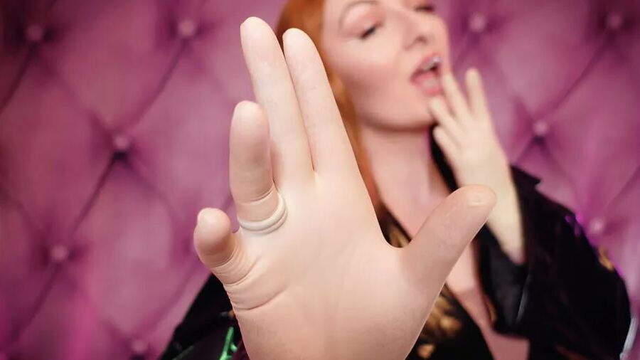 Medical Gloves Fetish (Arya Grander)