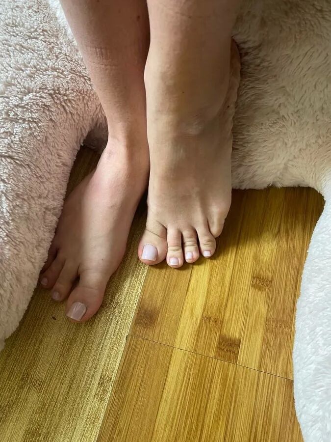 Feet foot joi
