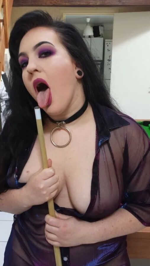 Chubby MILF Amy Leaf- Bitch on the pool table