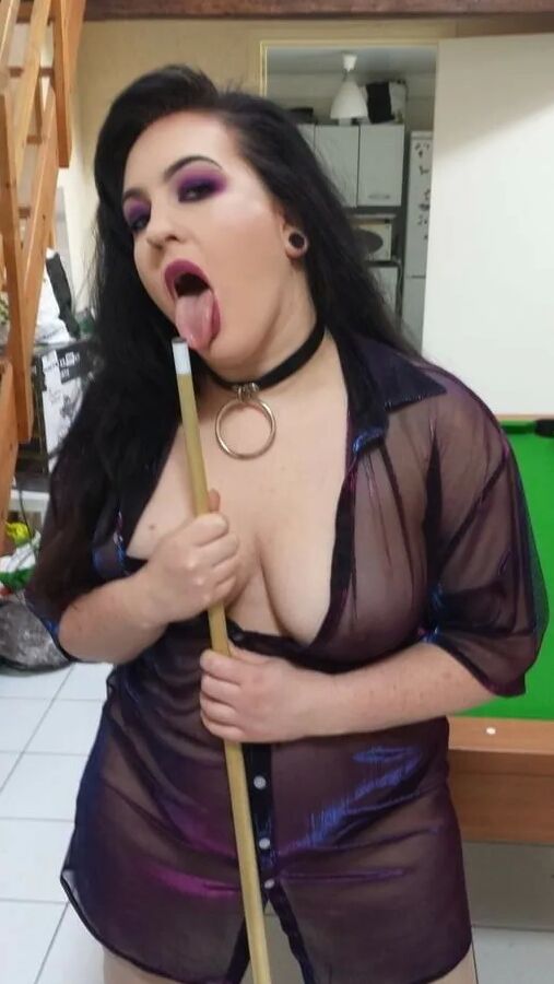 Chubby MILF Amy Leaf- Bitch on the pool table