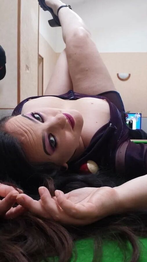 Chubby MILF Amy Leaf- Bitch on the pool table