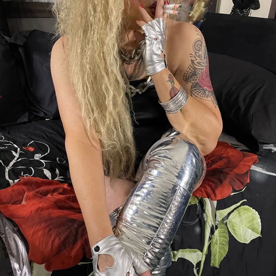 SEXY MOM 1
